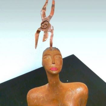 Sculpture titled "Appesa" by Stefania Sergi, Original Artwork, Terra cotta