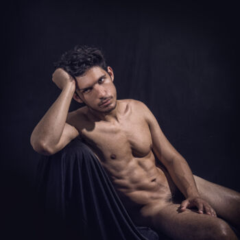 Male nude - Sitting young naked man waiting
