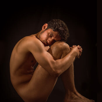 One naked man - Simplicity in male nude photography