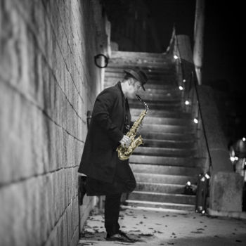 Fotografia intitolato "The golden saxophon…" da Stwayne Keubrick, Opera d'arte originale