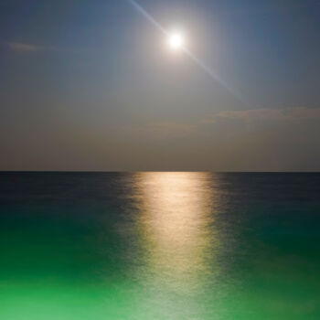 Фотография под названием "Maldivian full moon" - Sumit Ratta, Подлинное произведение искусства, Цифровая фотография