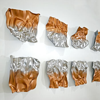 「Upcycled wall objec…」というタイトルの彫刻 Sumit Rattaによって, オリジナルのアートワーク, プラスチック
