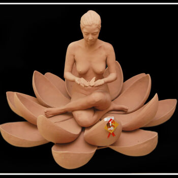 Escultura titulada "Sparsh[For sale in…" por Supriya Shinde, Obra de arte original, Bronce