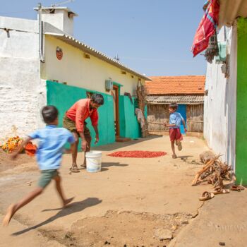 Fotografía titulada "Shepherd Children o…" por Supriyo Das, Obra de arte original, Fotografía digital