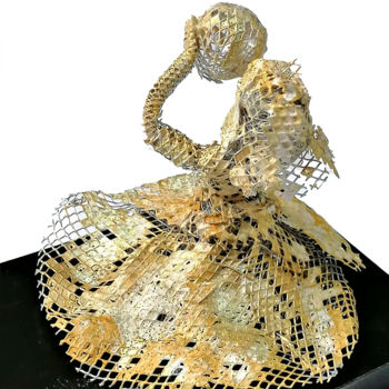 Sculpture intitulée "Girl with a ball" par Susana Zarate, Œuvre d'art originale, Fil de fer