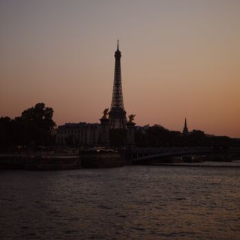 Photography titled "Parisian Romance" by Sylvia Haghjoo, Original Artwork, Digital Photography