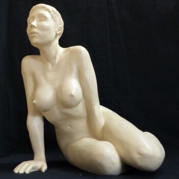Sculpture titled "Jenny1" by Sylvie Bourély (SB), Original Artwork, Terra cotta