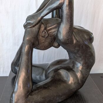 Sculpture titled "PERPETUELLE 1/8" by Sylvie Bourély (SB), Original Artwork, Bronze