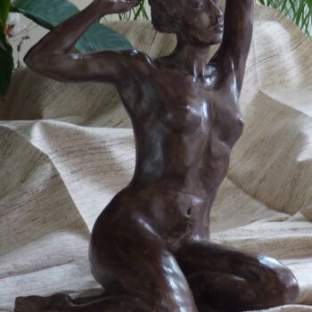 Sculpture titled "Etern'ELLE féminin1" by Sylvie Bourély (SB), Original Artwork, Clay