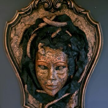 Sculpture titled "Medusa" by Sylvie Bublex, Original Artwork, Paper maché