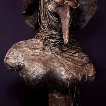 Sculptuur getiteld ""Sorcière je suis"" door Sylvie Bublex, Origineel Kunstwerk, Papier maché