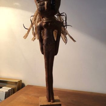Sculpture titled "Poupée vaudou" by Sylvie Lamande, Original Artwork, Clay