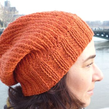 设计 标题为“Bonnet "pont de par…” 由Sylvie Moussier (La tête en fête), 原创艺术品, 帽子