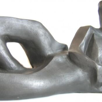 Sculpture titled "Homme Couché" by Sylvie Roger-Boucher, Original Artwork, Terra cotta