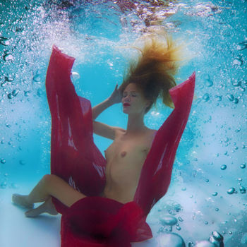 Photographie intitulée "Sensualité aquatique" par Thierry Nikolaeff, Œuvre d'art originale, Photographie numérique