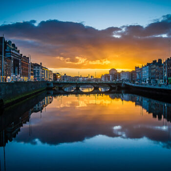 Fotografie getiteld "Sunset in Dublin" door Tania Leocadio, Origineel Kunstwerk, Digitale fotografie