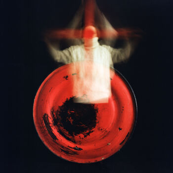 Photographie intitulée "The kettle" par Tania Serket, Œuvre d'art originale, Photographie argentique