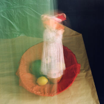 Фотография под названием "Little things" - Tania Serket, Подлинное произведение искусства, Пленочная фотография