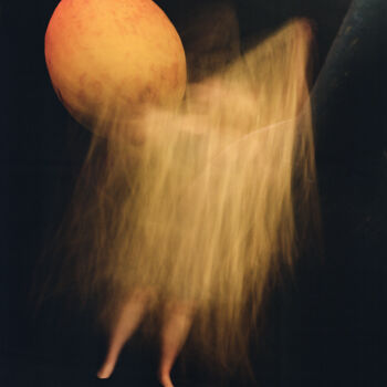 Photographie intitulée "Golden touch" par Tania Serket, Œuvre d'art originale, Photographie argentique