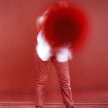 Photographie intitulée "Transfigure in red" par Tania Serket, Œuvre d'art originale, Photographie numérique