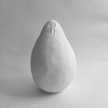 Scultura intitolato "Egg #2 of sculptura…" da Tanya Klyat, Opera d'arte originale, Gesso