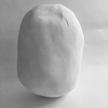 Scultura intitolato "Egg #3 of sculptura…" da Tanya Klyat, Opera d'arte originale, Gesso