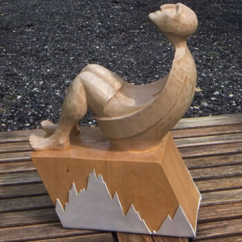 Escultura intitulada "chant de loup" por Tatiana Alexandrova, Obras de arte originais, Madeira