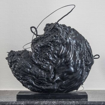 Скульптура под названием "Dark Moon" - Tenos3000, Подлинное произведение искусства, Пластмасса