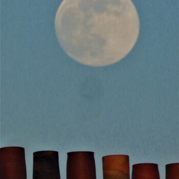 Photographie intitulée "Lune" par Teresa Volponi, Œuvre d'art originale, Photographie non manipulée