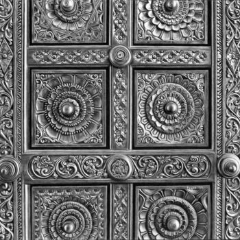Dessin intitulée "Carved Wooden Door" par Teresa Payne Art, Œuvre d'art originale, Fusain
