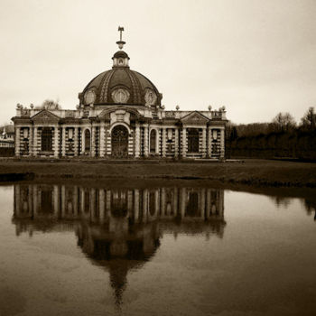 Fotografia intitolato "The Pavilion" da Tudor Gafton, Opera d'arte originale, fotografia a pellicola