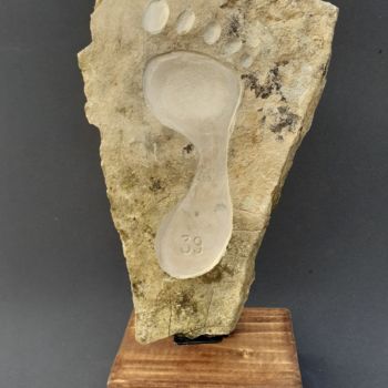 Sculpture titled "Empreinte "presque"…" by Jean-Pierre Thaurenne, Original Artwork, Stone