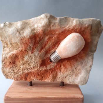 Escultura titulada "Lumière préhistoriq…" por Jean-Pierre Thaurenne, Obra de arte original, Piedra
