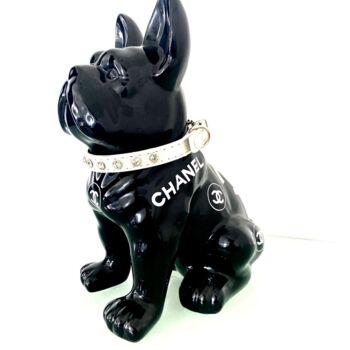 Scultura intitolato "Chanel’dog" da The Kri$$$, Opera d'arte originale, Acrilico