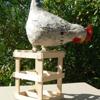 Sculpture titled "poule-cage" by Thérèse Brandeau, Original Artwork, Paper