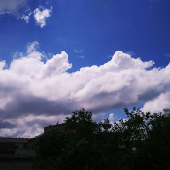Photographie intitulée "Magical Clouds" par Munish Mehra, Œuvre d'art originale, Photographie argentique