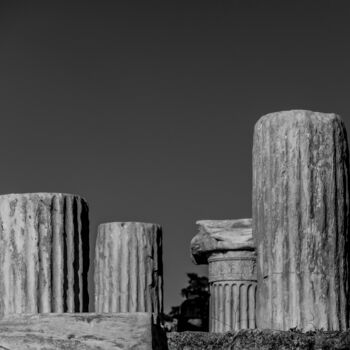 Fotografia intitolato "Marbles of Acropolis" da Theofilos Koutroumanis, Opera d'arte originale, Fotografia digitale