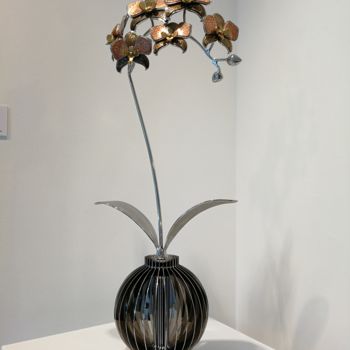 Scultura intitolato "Orchidée 6 fleurs" da Thibaud Dière, Opera d'arte originale, Metalli