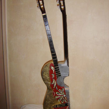 Escultura intitulada "Guitare en folie" por Thicia, Obras de arte originais