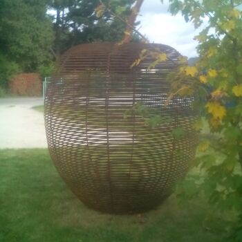 Скульптура под названием "Big Apple" - Thierry Lecoq, Подлинное произведение искусства, Металлы