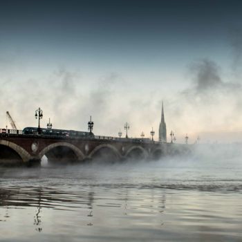 Photographie intitulée "Pont de Pierre" par Thierry Magliulo (Th.Mag), Œuvre d'art originale