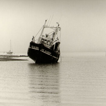 Photographie intitulée "Carantec, bateaux p…" par Thierry Martin, Œuvre d'art originale, Photographie argentique