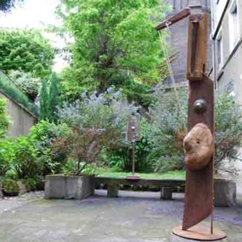 Sculpture titled "L'amazone" by Thierry Roy, Original Artwork
