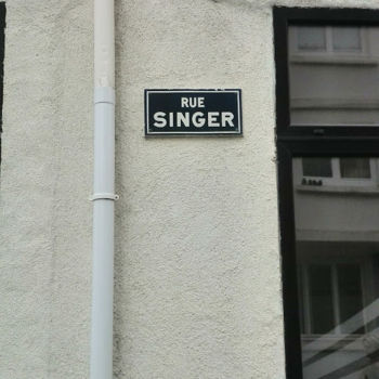 "Rue SINGER" başlıklı Fotoğraf Thierry Singer De Polignac - Spencer (Prince Singer de Polignac-Spencer) tarafından, Orijinal…