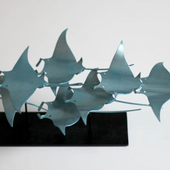 Sculptuur getiteld "8 raies mantas" door Thomas Turner, Origineel Kunstwerk, Metalen