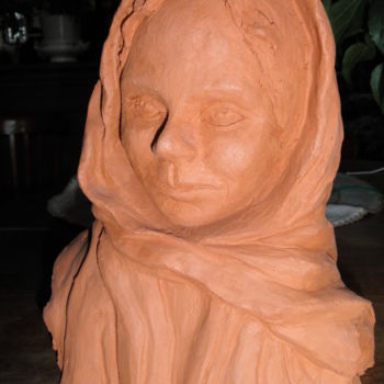 Sculpture intitulée "jeune-fille.jpg" par Patricia Godard, Œuvre d'art originale, Terre cuite