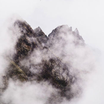 Fotografía titulada "Mountain Mist" por Tim Klein, Obra de arte original, Fotografía digital
