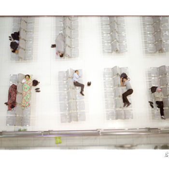 Fotografia intitolato "Airport Nap" da Tim Klein, Opera d'arte originale, Fotografia digitale