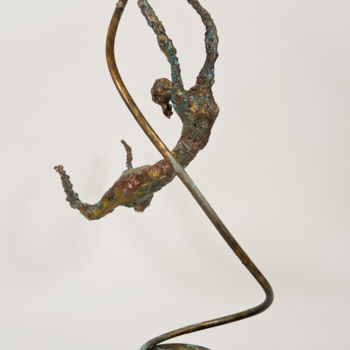 Sculpture intitulée "Accrochée" par G.Tivert-Gillemann, Œuvre d'art originale
