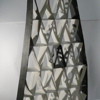 Escultura intitulada "Object: Monolith" por Tom Vincenec, Obras de arte originais, Papel